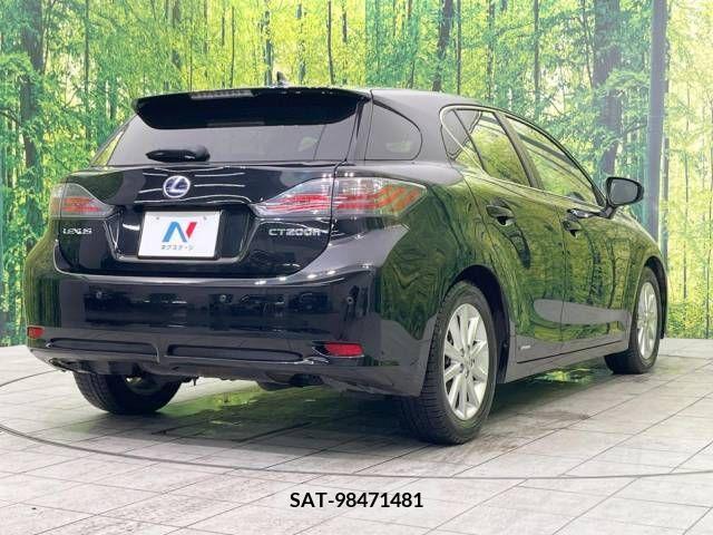 Lexus CT 2011-08 255202-17