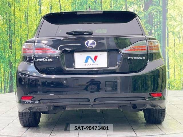Lexus CT 2011-08 255202-15