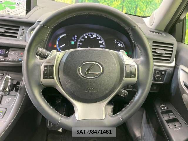 Lexus CT 2011-08 255202-11
