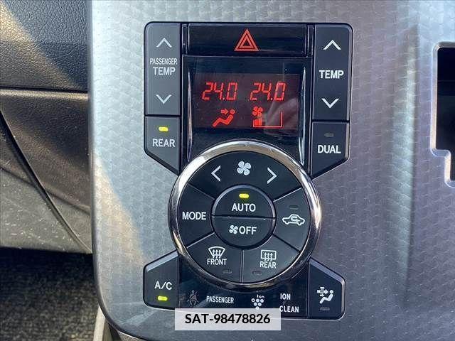 Toyota VOXY 2013-06 375841-24