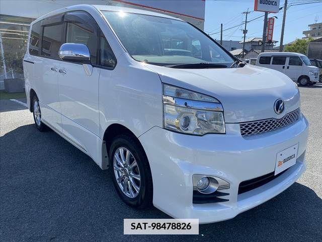 Toyota VOXY 2013-06 375841-9