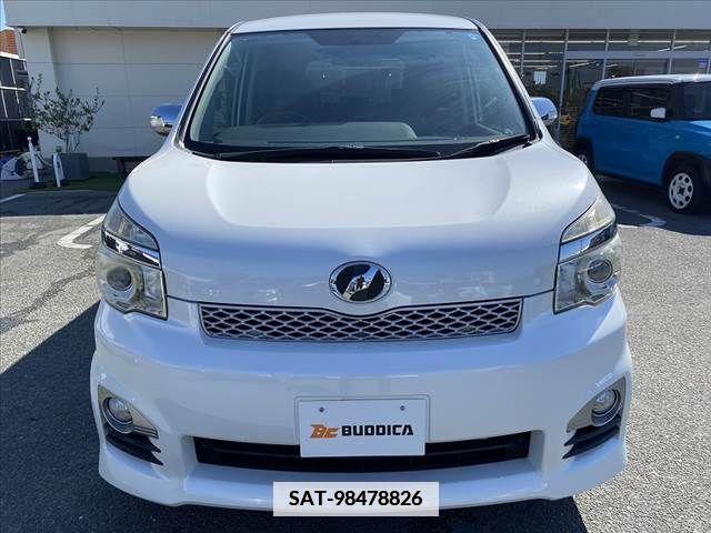 Toyota VOXY 2013-06 375841-8