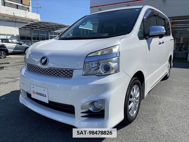 Toyota VOXY 2013-06 375841-7