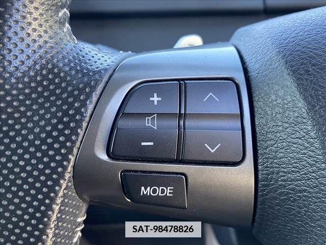 Toyota VOXY 2013-06 375841-29