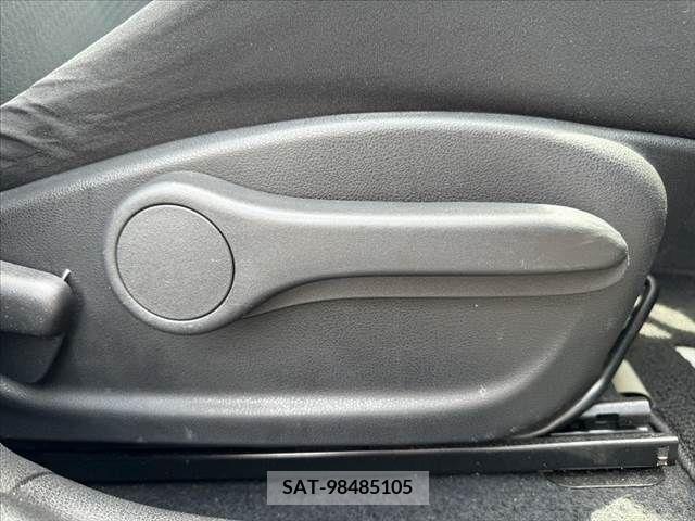 Nissan JUKE 2016-06 377198-28