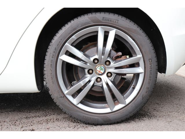 ALFA ROMEO GIULIETTA 2015-03 4538-27