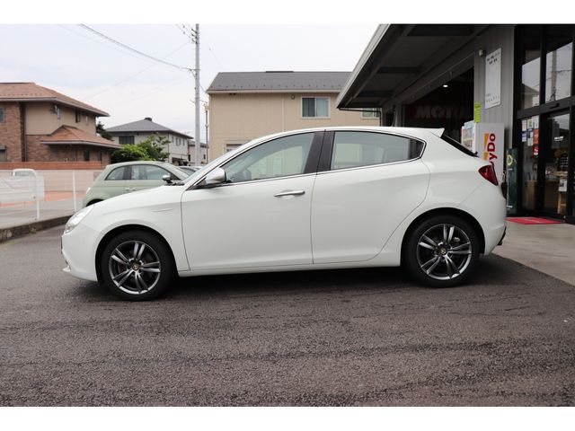 ALFA ROMEO GIULIETTA 2015-03 4538-4