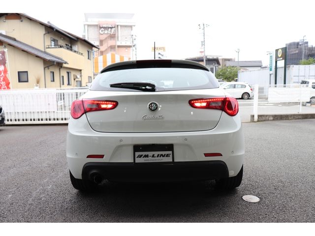 ALFA ROMEO GIULIETTA 2015-03 4538-6