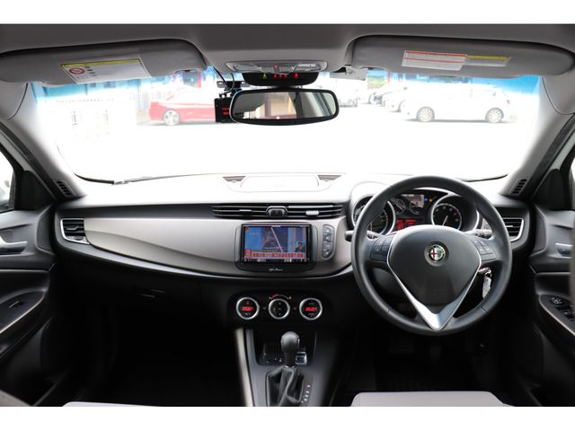ALFA ROMEO GIULIETTA 2015-03 4538-8