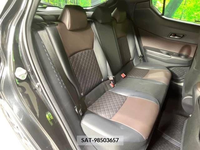 Toyota C-HR 2017-03 246089-9