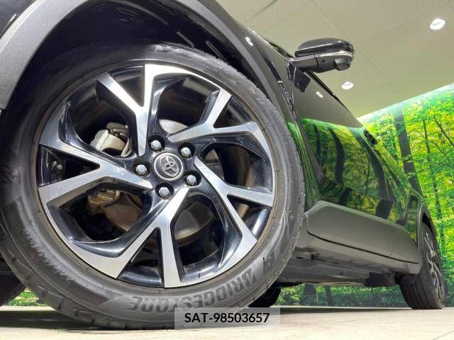 Toyota C-HR 2017-03 246089-13