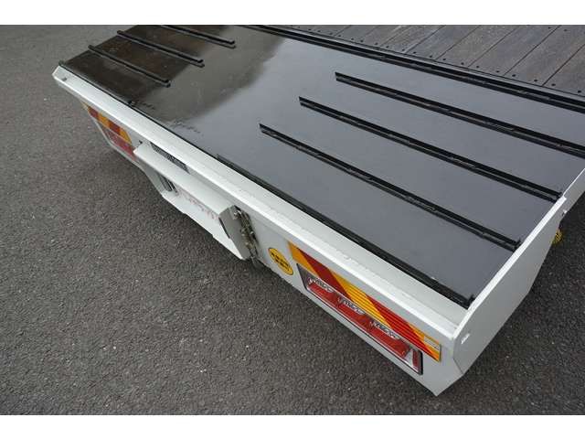 MITSUBISHI FUSO Fighter 2022-03 2366-19