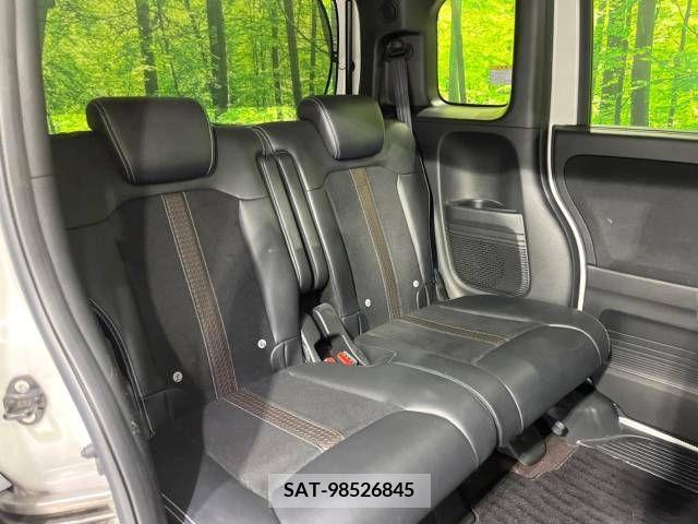Honda N BOX CUSTOM 2018-05 240920-10