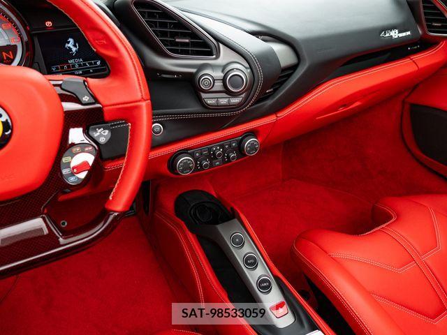 Ferrari 488 Spider 2016-12 378012-23