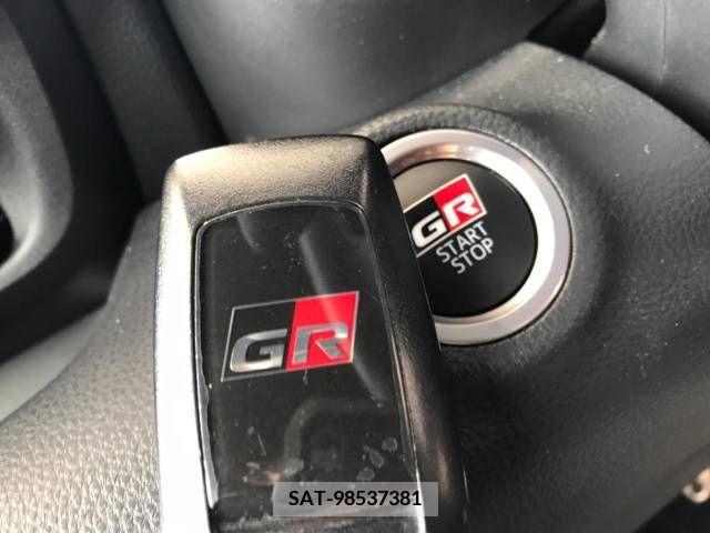 Toyota YARIS 2021-01 332701-8
