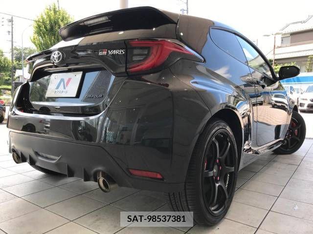 Toyota YARIS 2021-01 332701-18