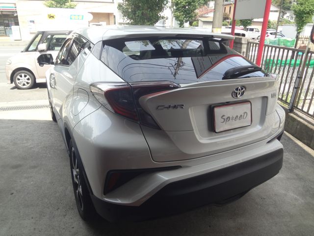 Toyota C-HR 2017-03 5511-2