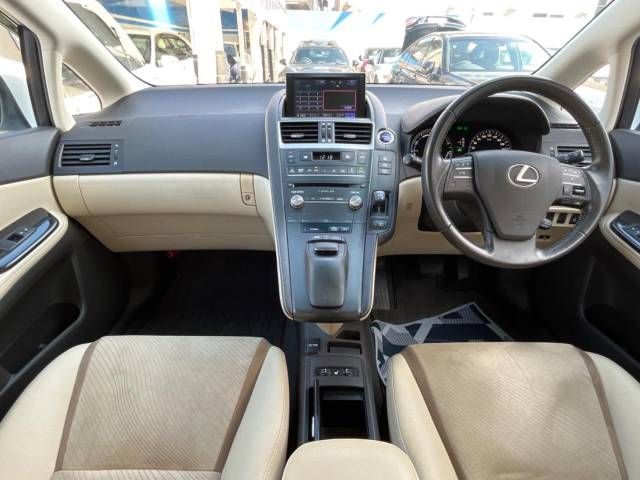 Lexus HS 2018-02 14380-1