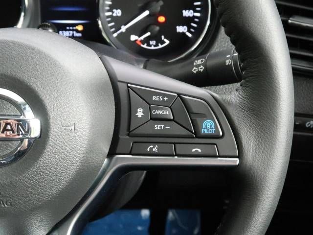 Nissan X-TRAIL 2018-06 10262-3