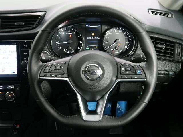 Nissan X-TRAIL 2018-06 10262-11