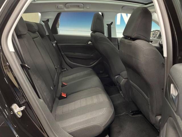 Peugeot 308 2016-02 186343-9