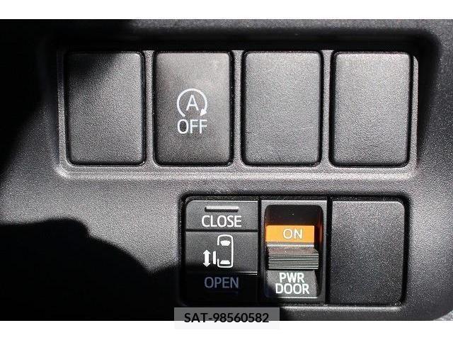 Toyota VOXY 2018-04 207693-2