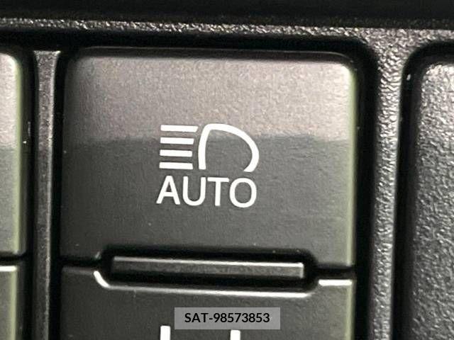 Toyota VOXY 2019-07 288904-6
