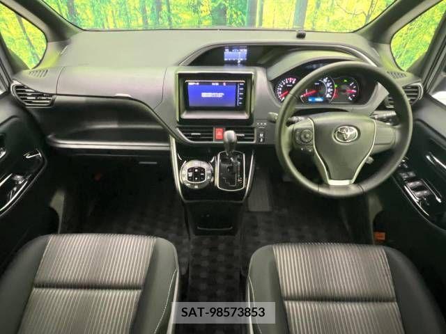 Toyota VOXY 2019-07 288904-1