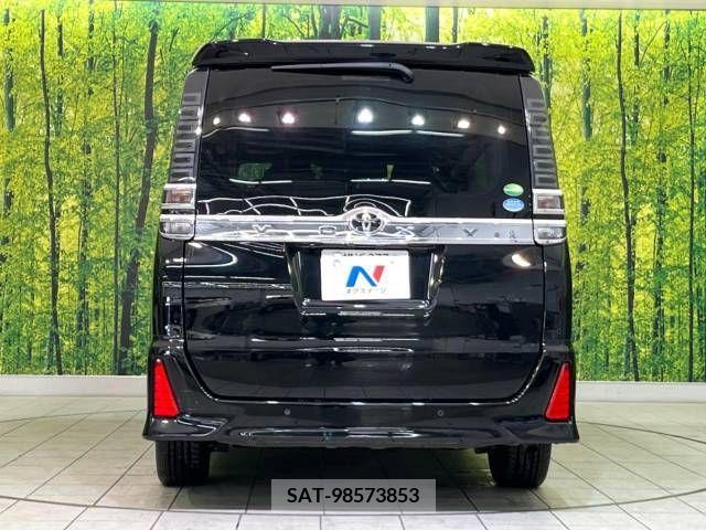 Toyota VOXY 2019-07 288904-18