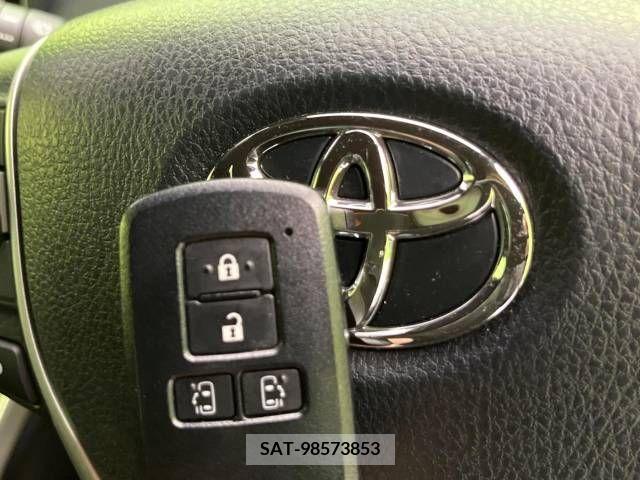 Toyota VOXY 2019-07 288904-9