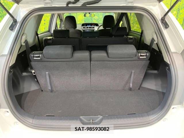 Toyota PRIUS ALPHA 2015-10 282492-11