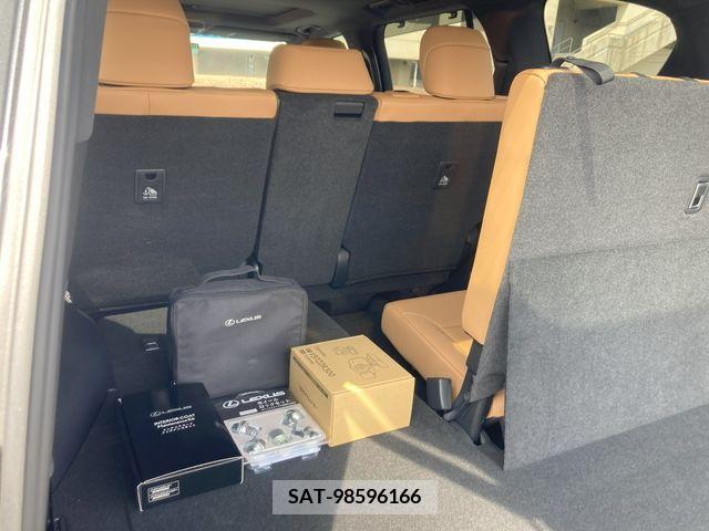 Lexus LX 2023-01 242281-20