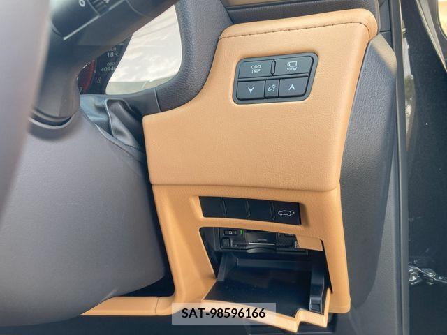 Lexus LX 2023-01 242281-17