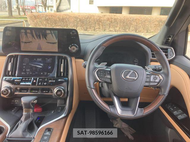 Lexus LX 2023-01 242281-1