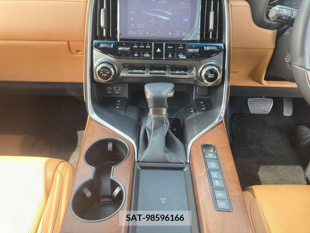 Lexus LX 2023-01 242281-15