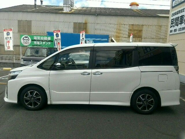 Toyota VOXY 2019-04 7750-15