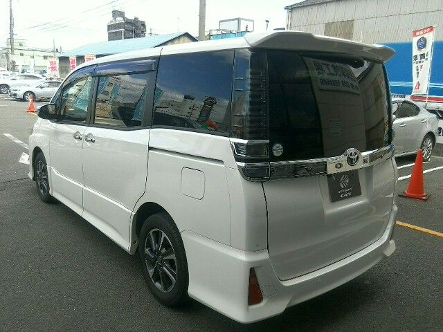 Toyota VOXY 2019-04 7750-17
