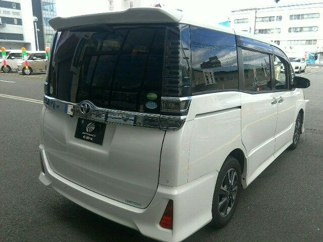 Toyota VOXY 2019-04 7750-2