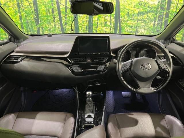 Toyota C-HR 2017-05 193147-1