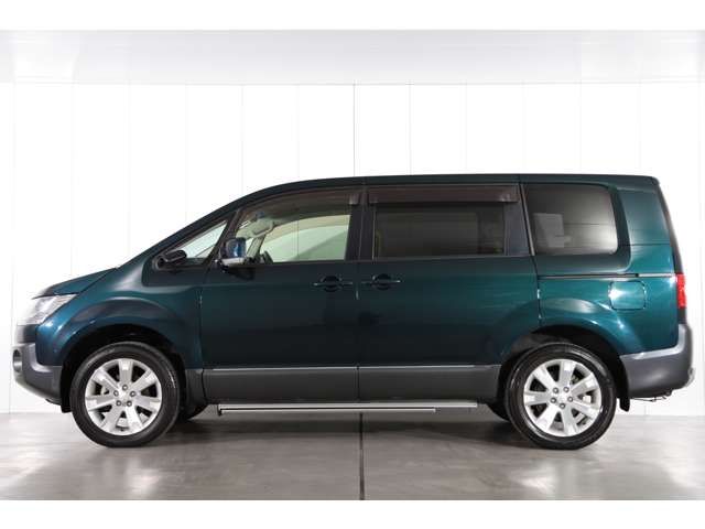 Mitsubishi DELICA D5 2013-06 190241-2
