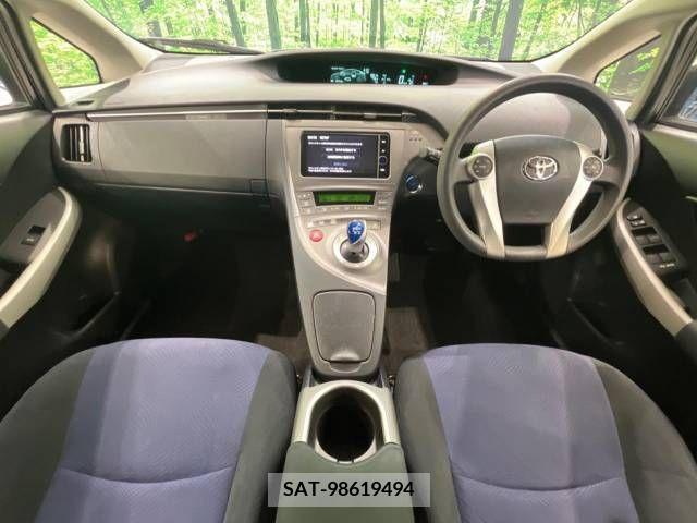 Toyota PRIUS 2012-07 366327-1