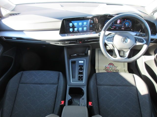 VolksWagen GOLF 2021-09 187452-1