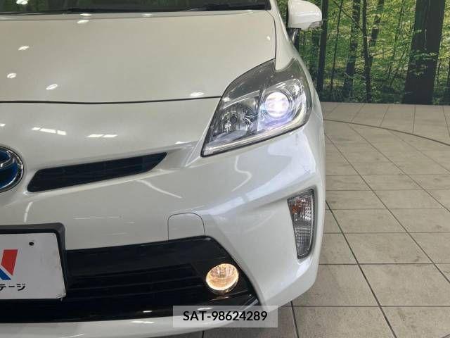 Toyota PRIUS 2015-09 382701-12