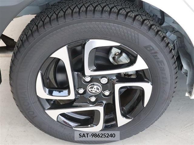 Toyota SIENTA 2022-10 368166-5