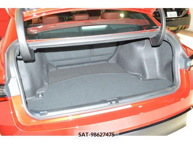 Lexus IS 2021-06 275412-19