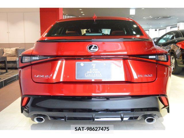 Lexus IS 2021-06 275412-5