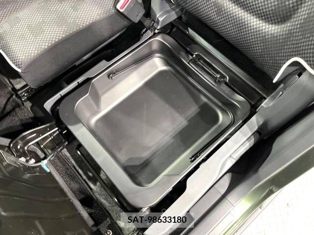 Suzuki HUSTLER 2018-04 361607-7