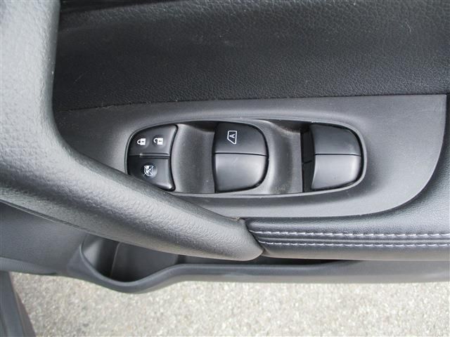 Nissan X-TRAIL 2017-07 18132-21