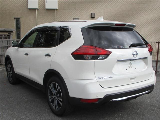 Nissan X-TRAIL 2017-07 18132-5