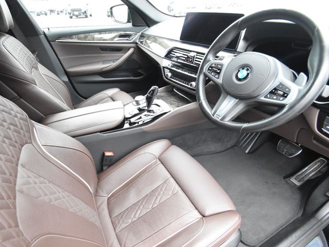 Bmw 5 SERIES 2021-06 7834-1